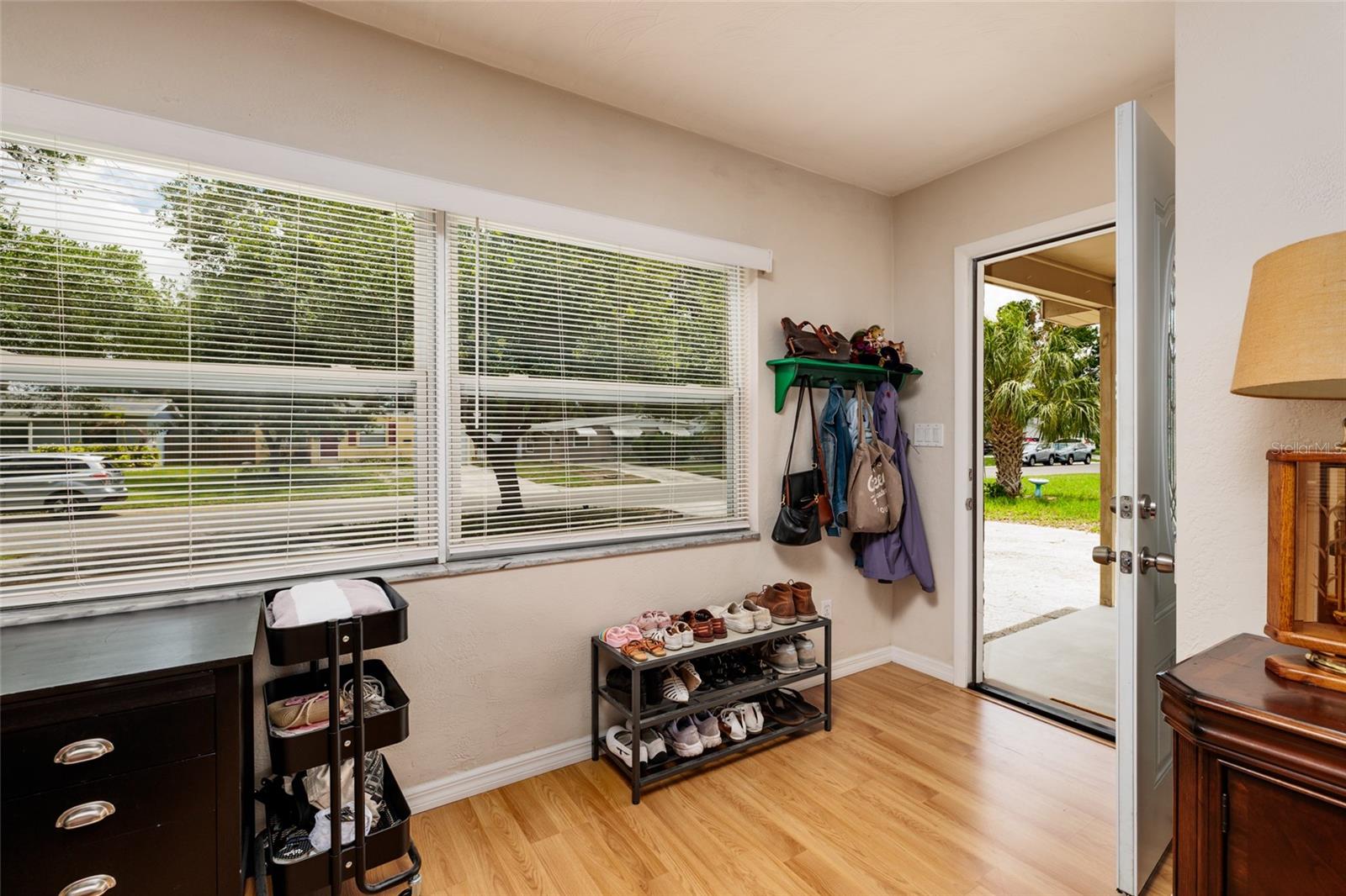 511 74TH AVE N, ST PETERSBURG, FL, 33702