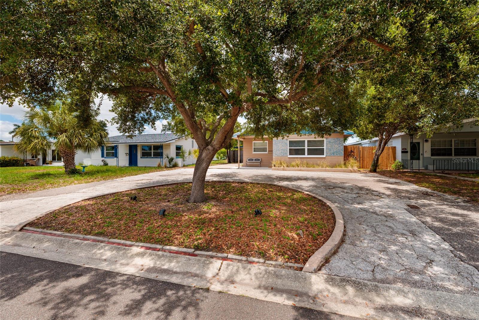 511 74TH AVE N, ST PETERSBURG, FL, 33702