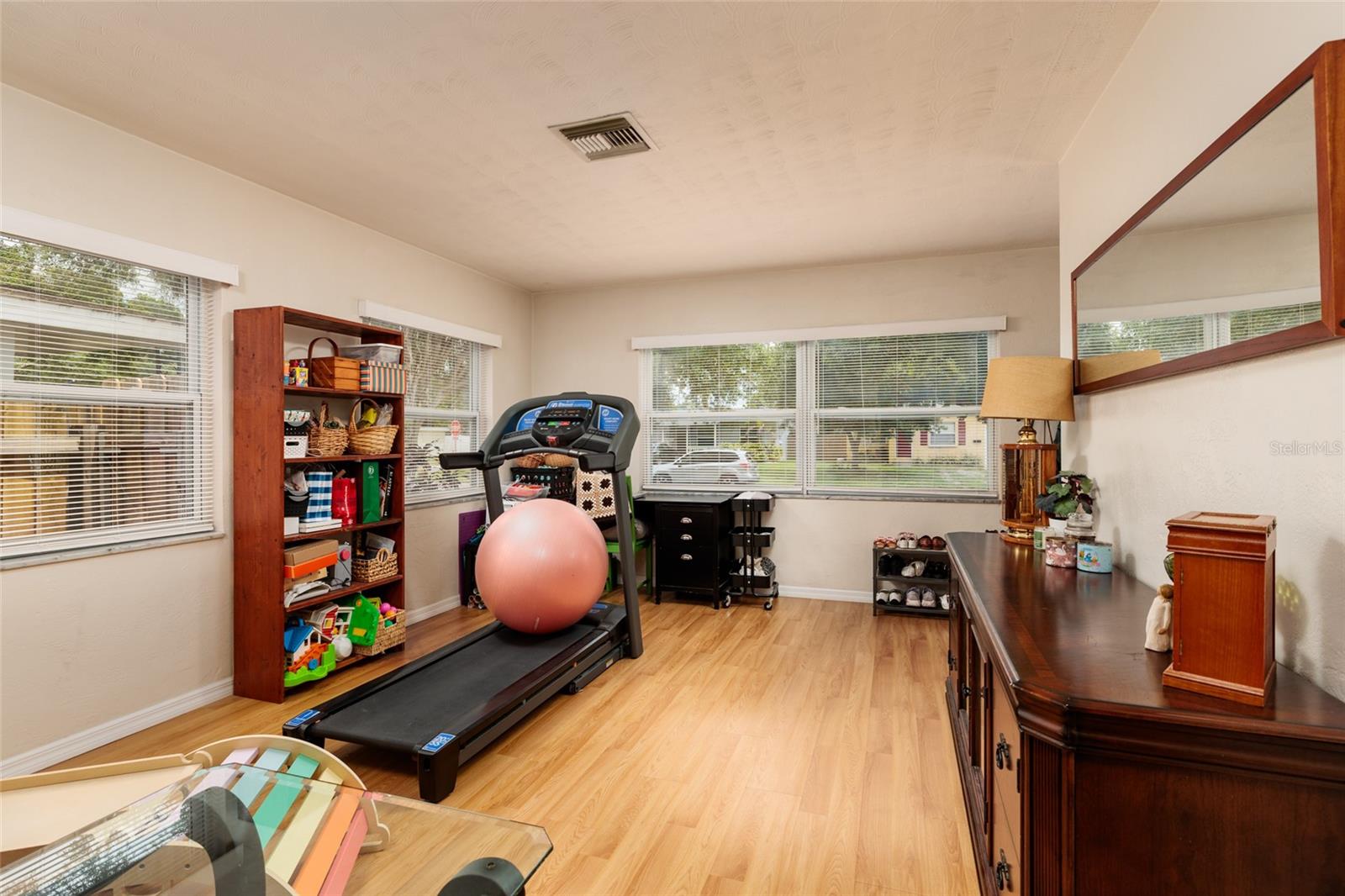 511 74TH AVE N, ST PETERSBURG, FL, 33702