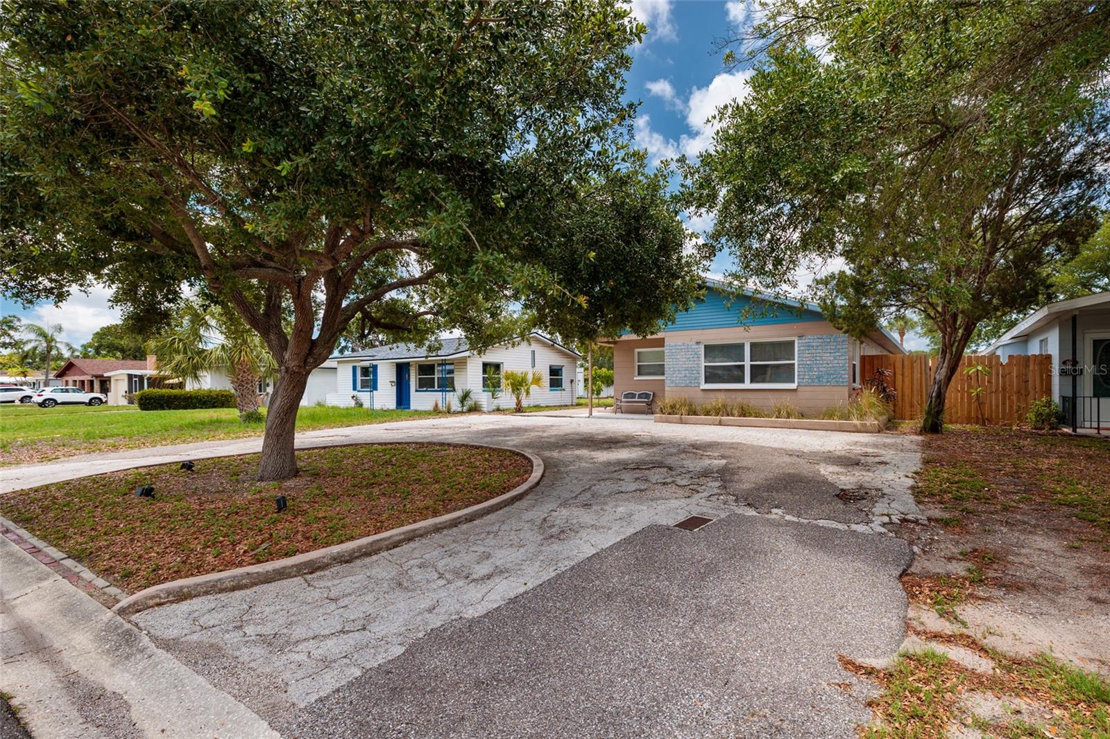 511 74TH AVE N, ST PETERSBURG, FL, 33702