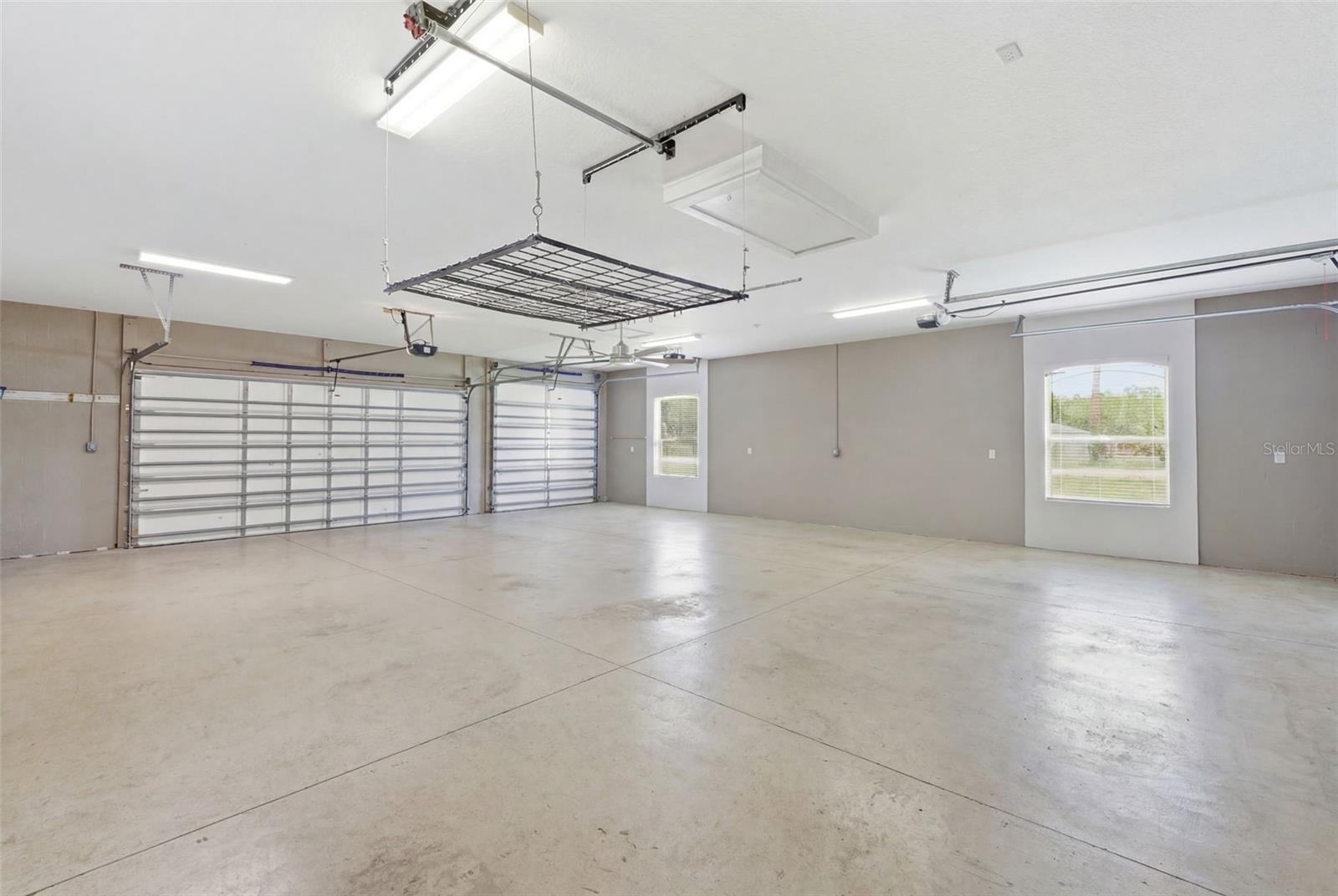 11145 MOUNTAIN MOCKINGBIRD RD, WEEKI WACHEE, FL, 34614