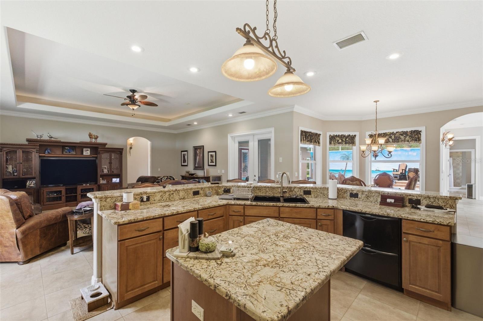 11145 MOUNTAIN MOCKINGBIRD RD, WEEKI WACHEE, FL, 34614