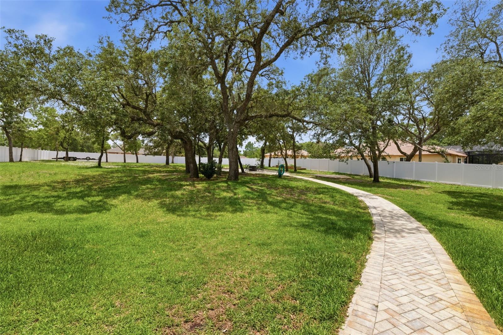 11145 MOUNTAIN MOCKINGBIRD RD, WEEKI WACHEE, FL, 34614