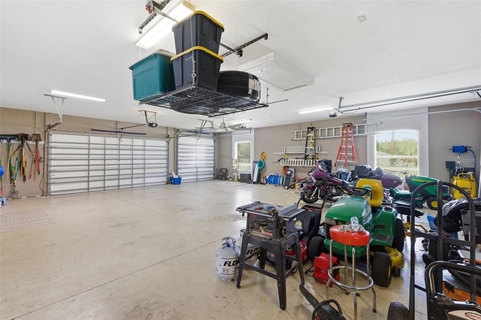 11145 MOUNTAIN MOCKINGBIRD RD, WEEKI WACHEE, FL, 34614