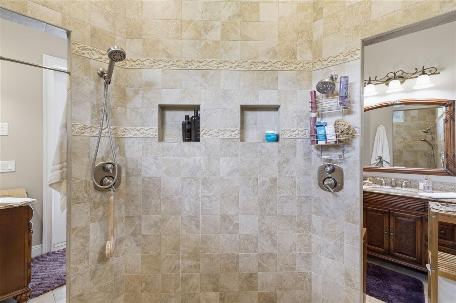 11145 MOUNTAIN MOCKINGBIRD RD, WEEKI WACHEE, FL, 34614