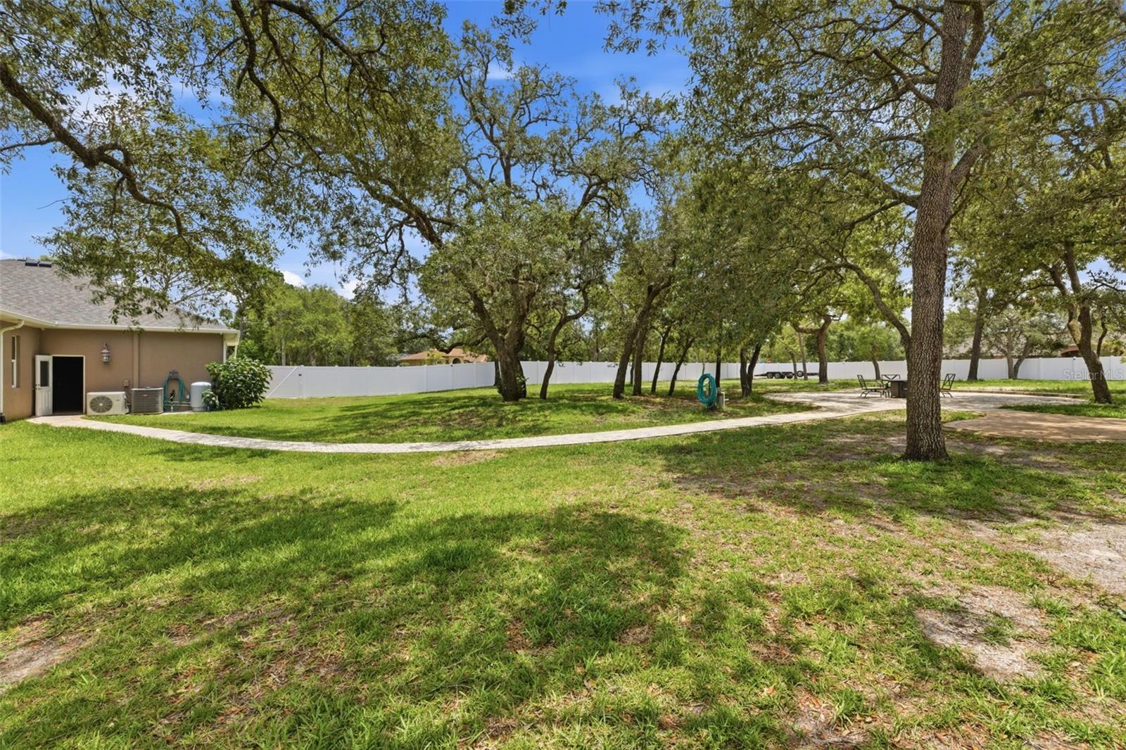 11145 MOUNTAIN MOCKINGBIRD RD, WEEKI WACHEE, FL, 34614