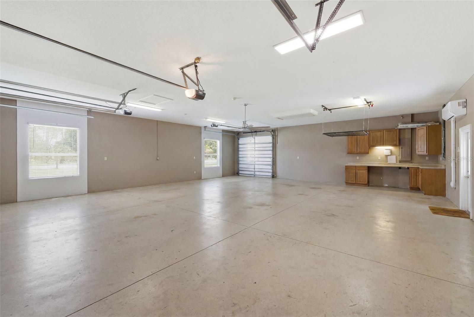 11145 MOUNTAIN MOCKINGBIRD RD, WEEKI WACHEE, FL, 34614