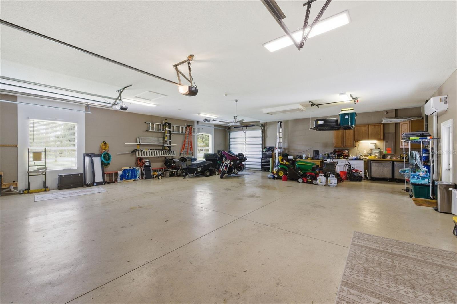 11145 MOUNTAIN MOCKINGBIRD RD, WEEKI WACHEE, FL, 34614