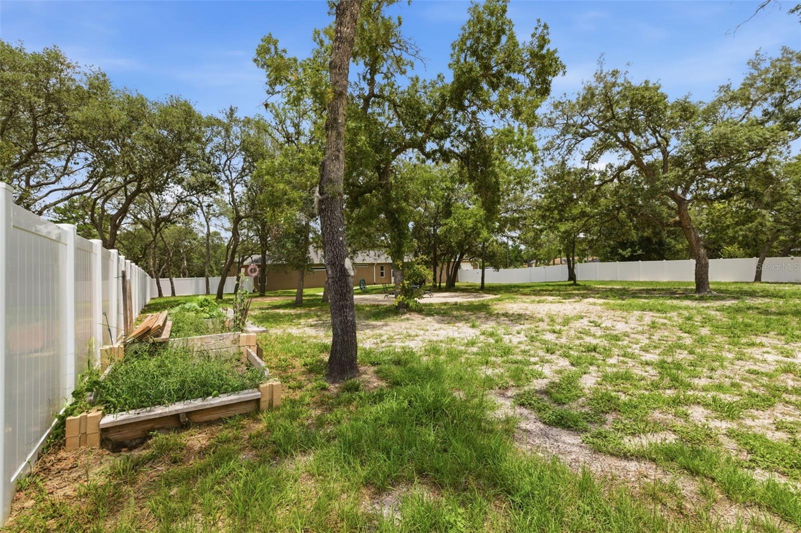 11145 MOUNTAIN MOCKINGBIRD RD, WEEKI WACHEE, FL, 34614