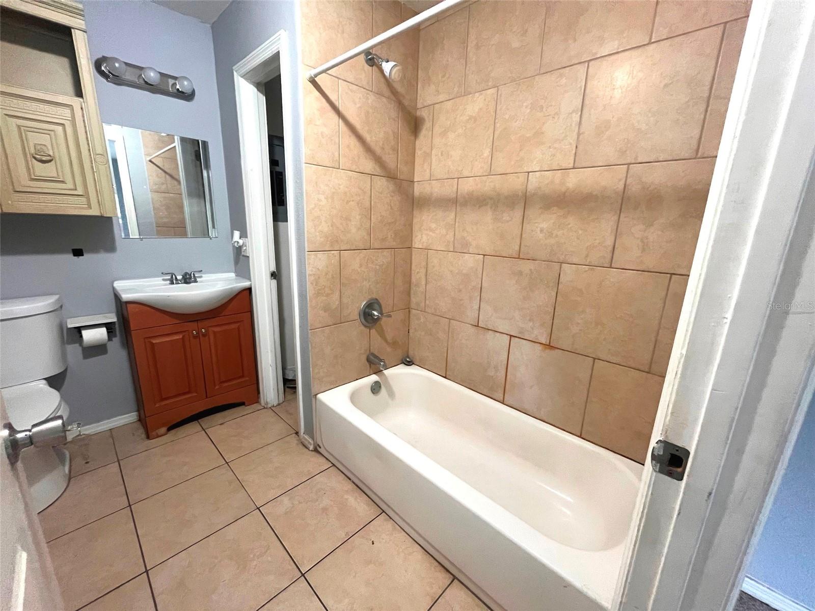 731 LAKESIDE DR, LARGO, FL, 33778