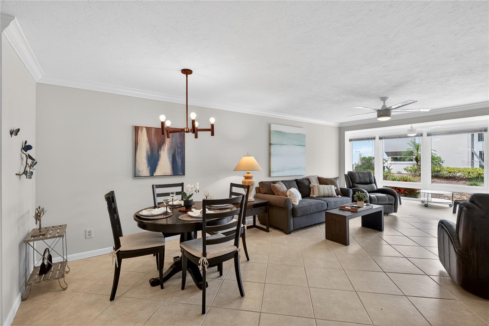 1128 W PEPPERTREE LN #111, SARASOTA, FL, 34242
