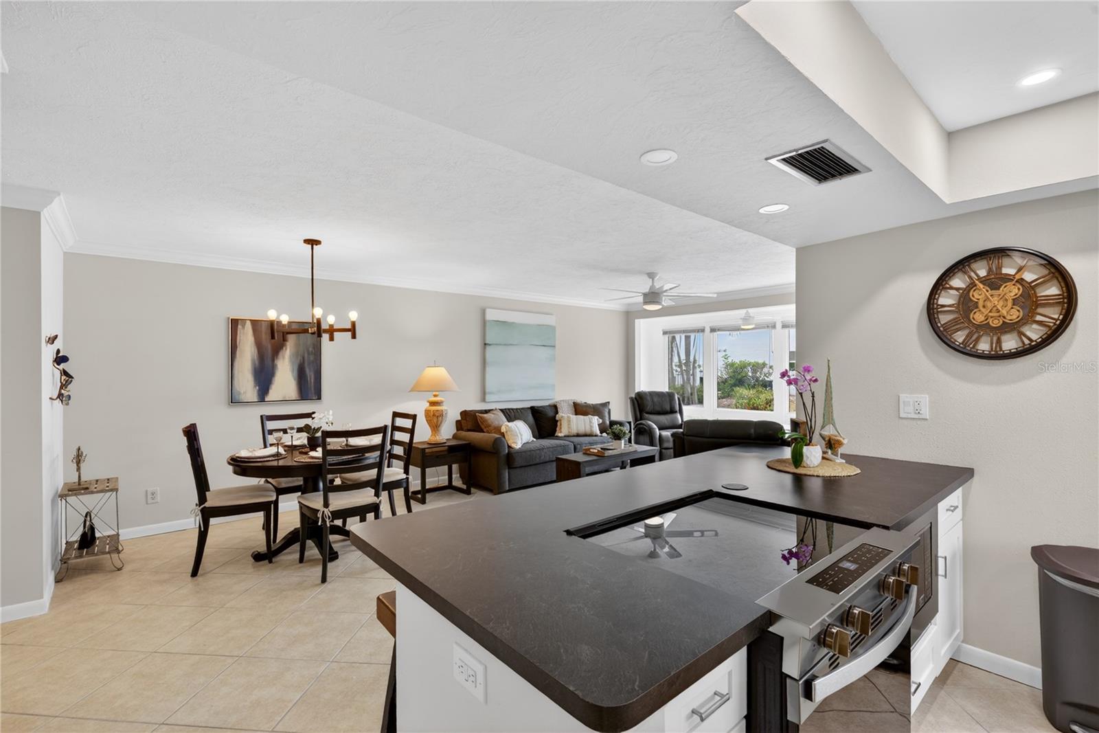1128 W PEPPERTREE LN #111, SARASOTA, FL, 34242