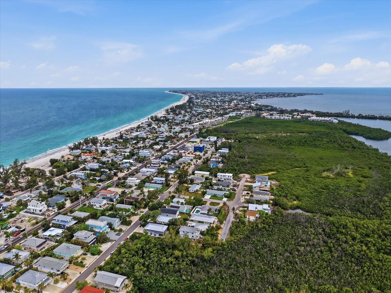 2811 AVENUE C, HOLMES BEACH, FL, 34217