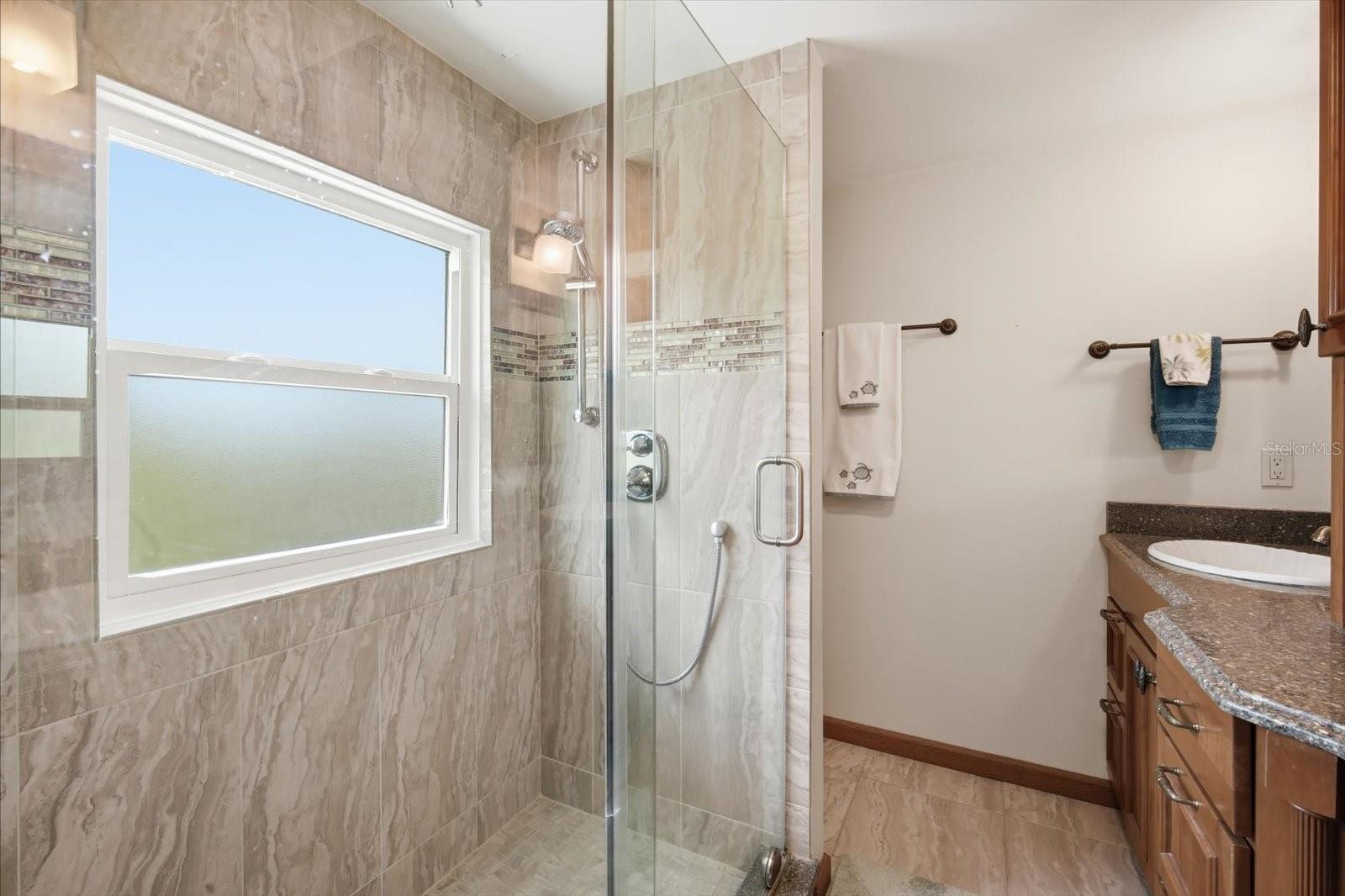 2811 AVENUE C, HOLMES BEACH, FL, 34217