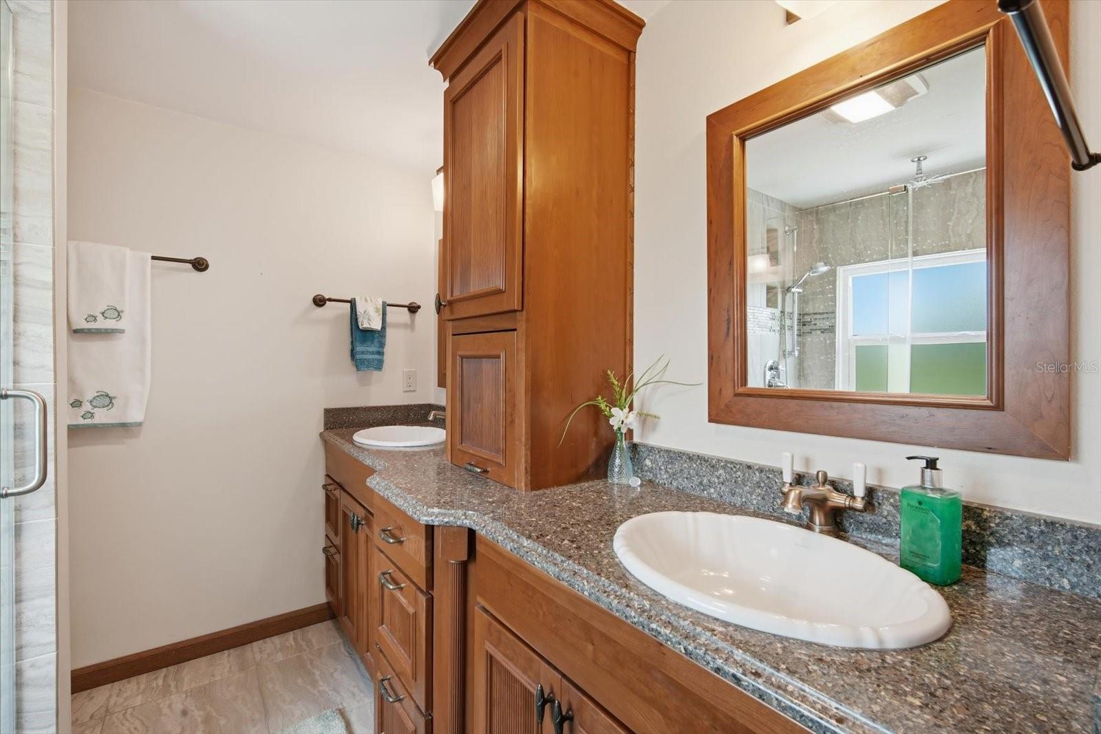 2811 AVENUE C, HOLMES BEACH, FL, 34217