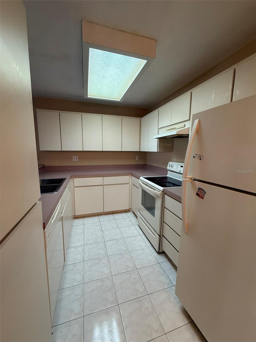 3380 CRYSTAL CT E #B, PALM HARBOR, FL, 34685