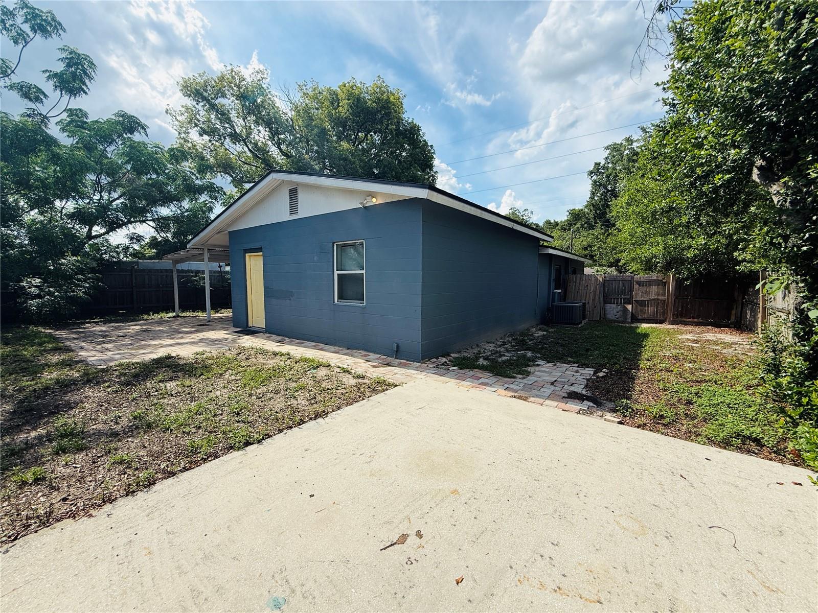 4203 E YUKON ST, TAMPA, FL, 33617