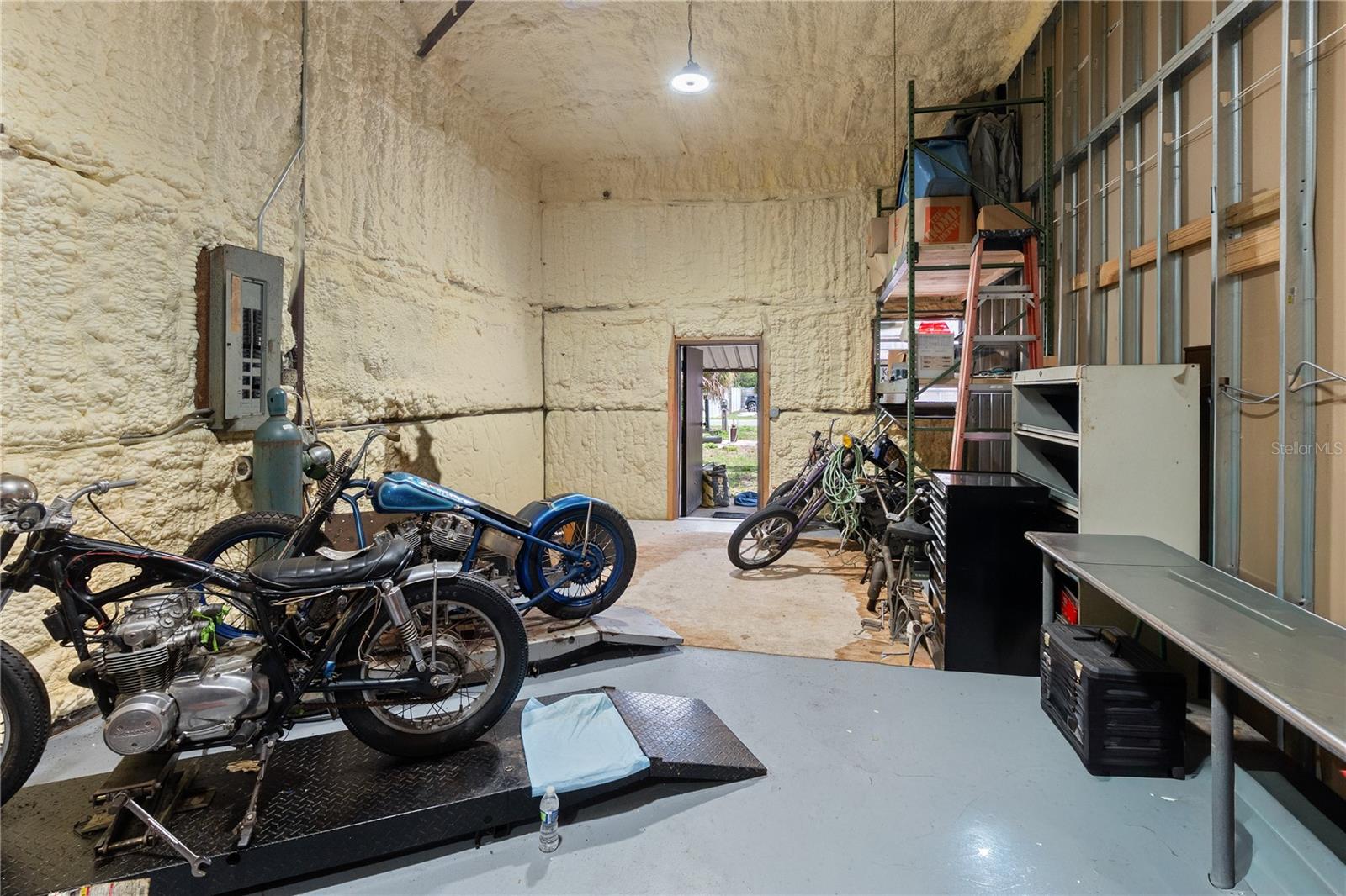 15601 OLD US HIGHWAY 441, TAVARES, FL, 32778