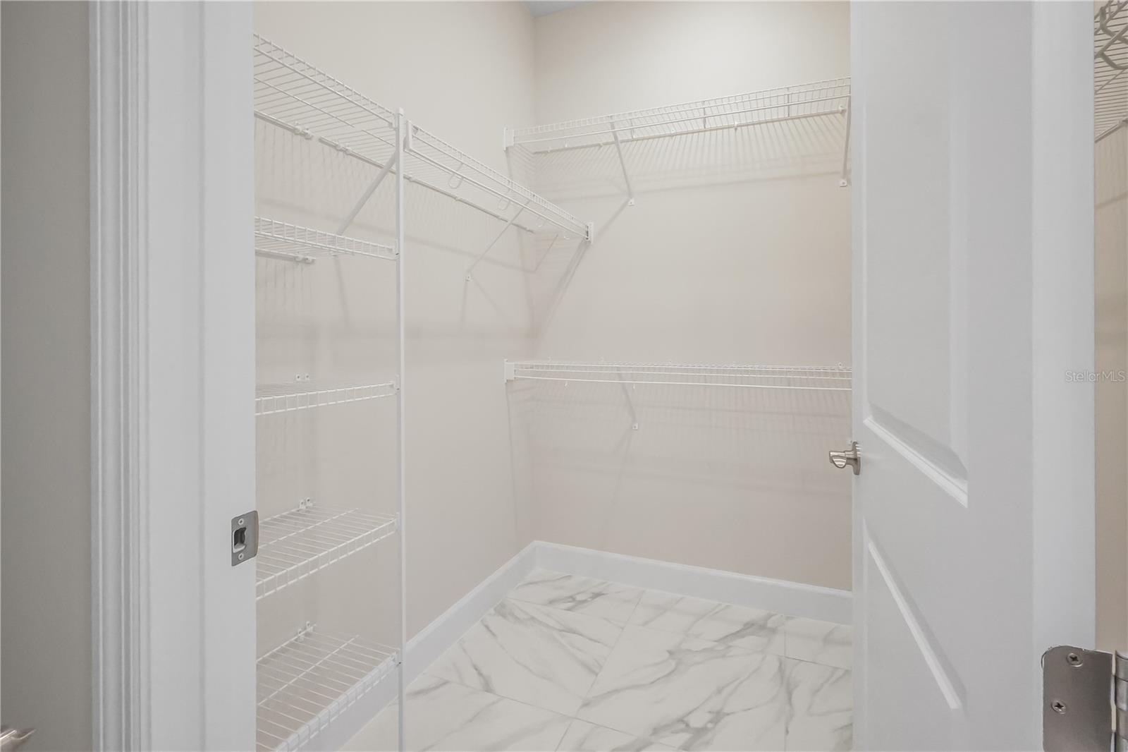 570 HAMMOCK OAKS BLVD, LADY LAKE, FL, 32159