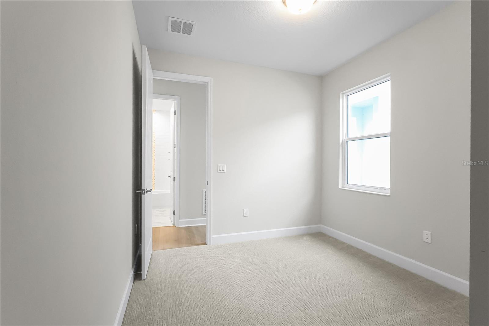 570 HAMMOCK OAKS BLVD, LADY LAKE, FL, 32159