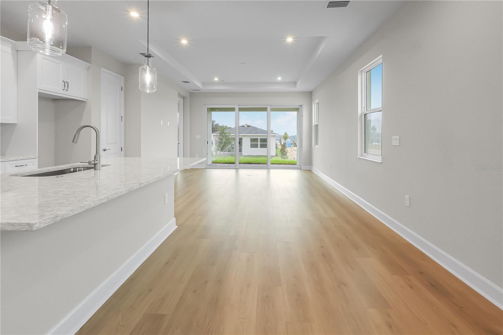 570 HAMMOCK OAKS BLVD, LADY LAKE, FL, 32159