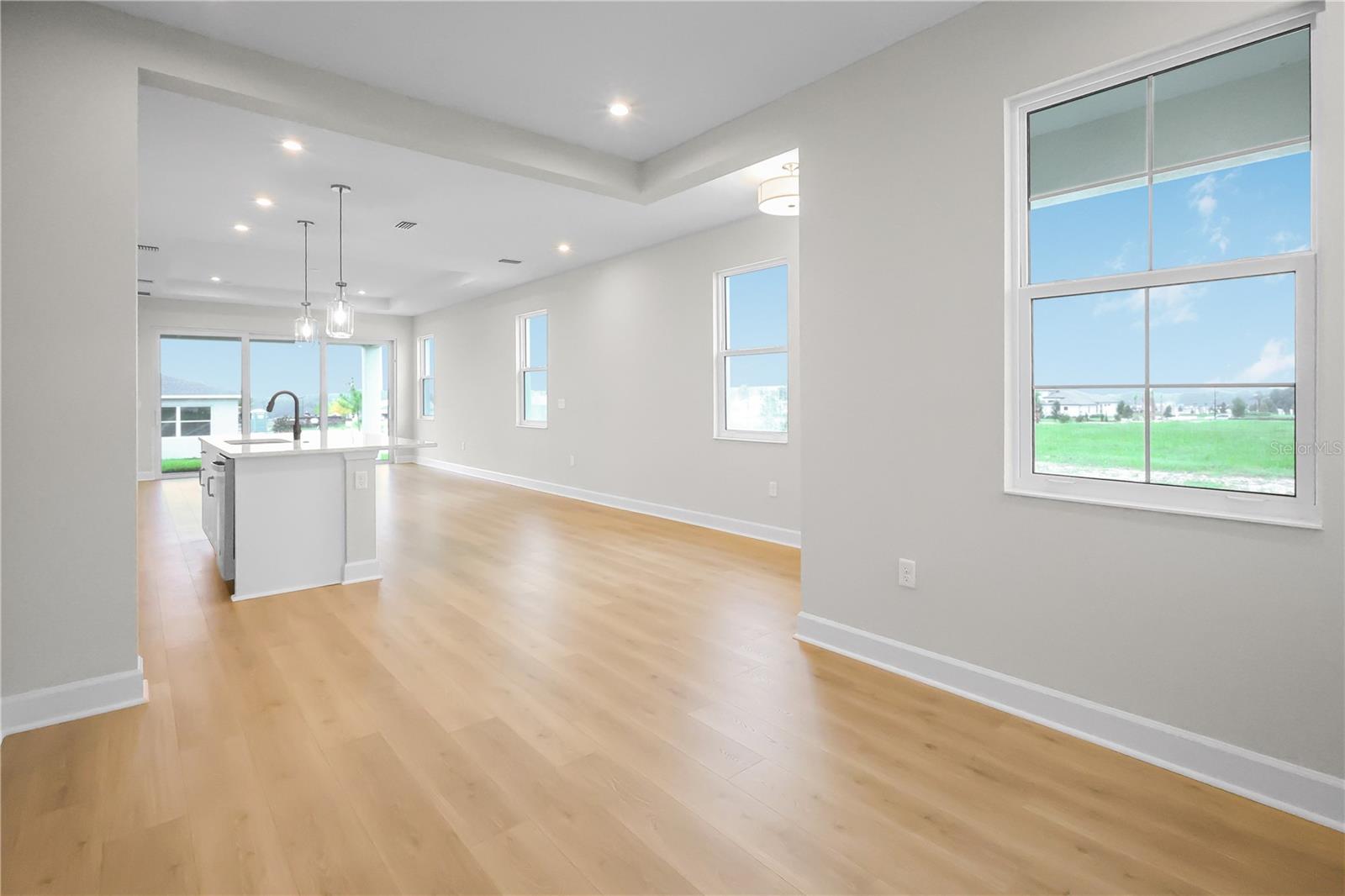 570 HAMMOCK OAKS BLVD, LADY LAKE, FL, 32159