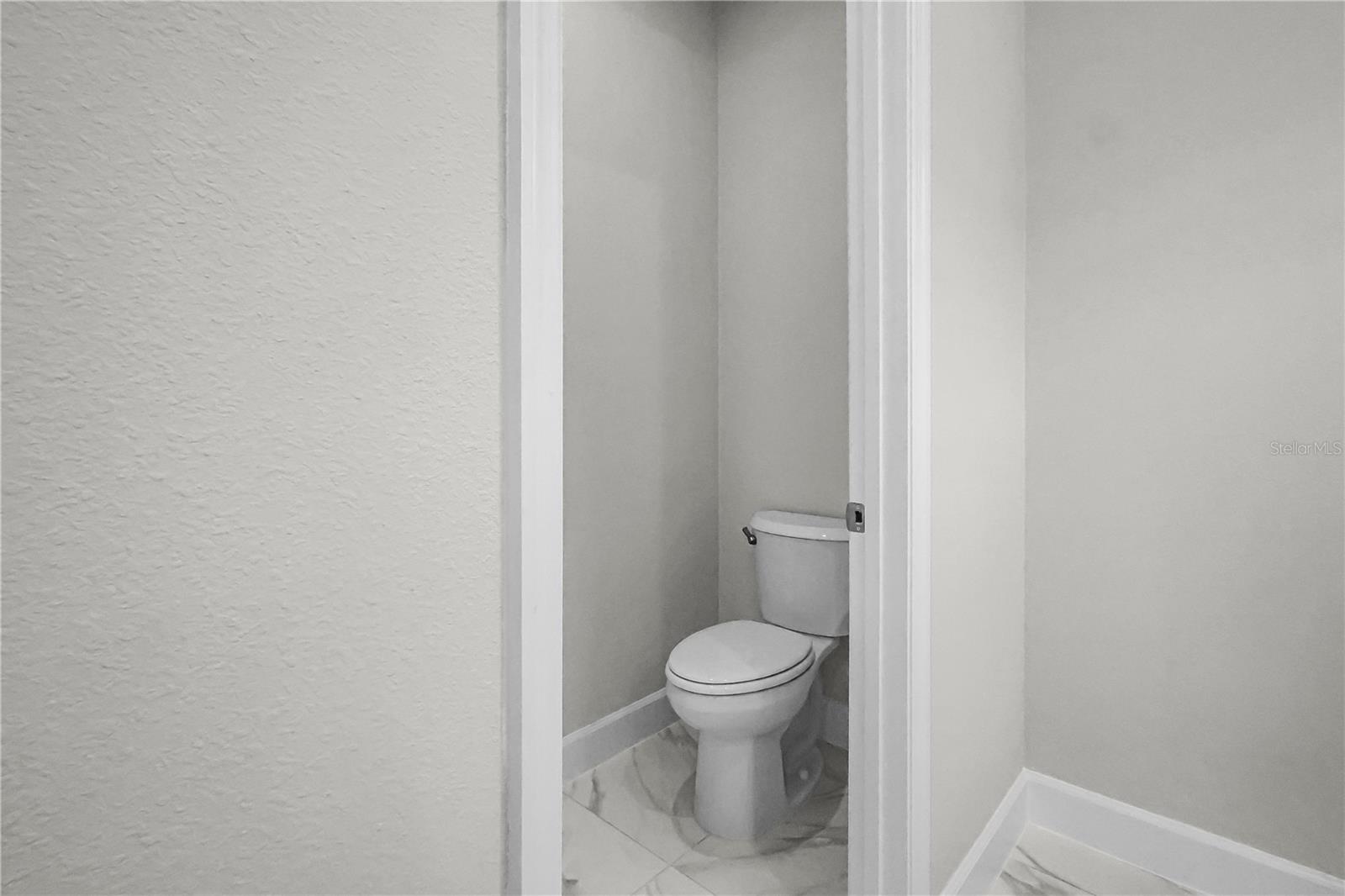 570 HAMMOCK OAKS BLVD, LADY LAKE, FL, 32159