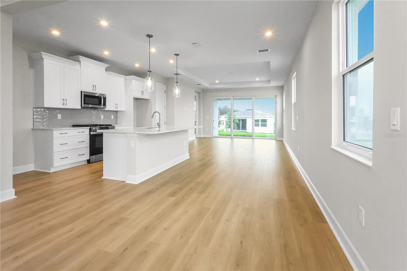 570 HAMMOCK OAKS BLVD, LADY LAKE, FL, 32159