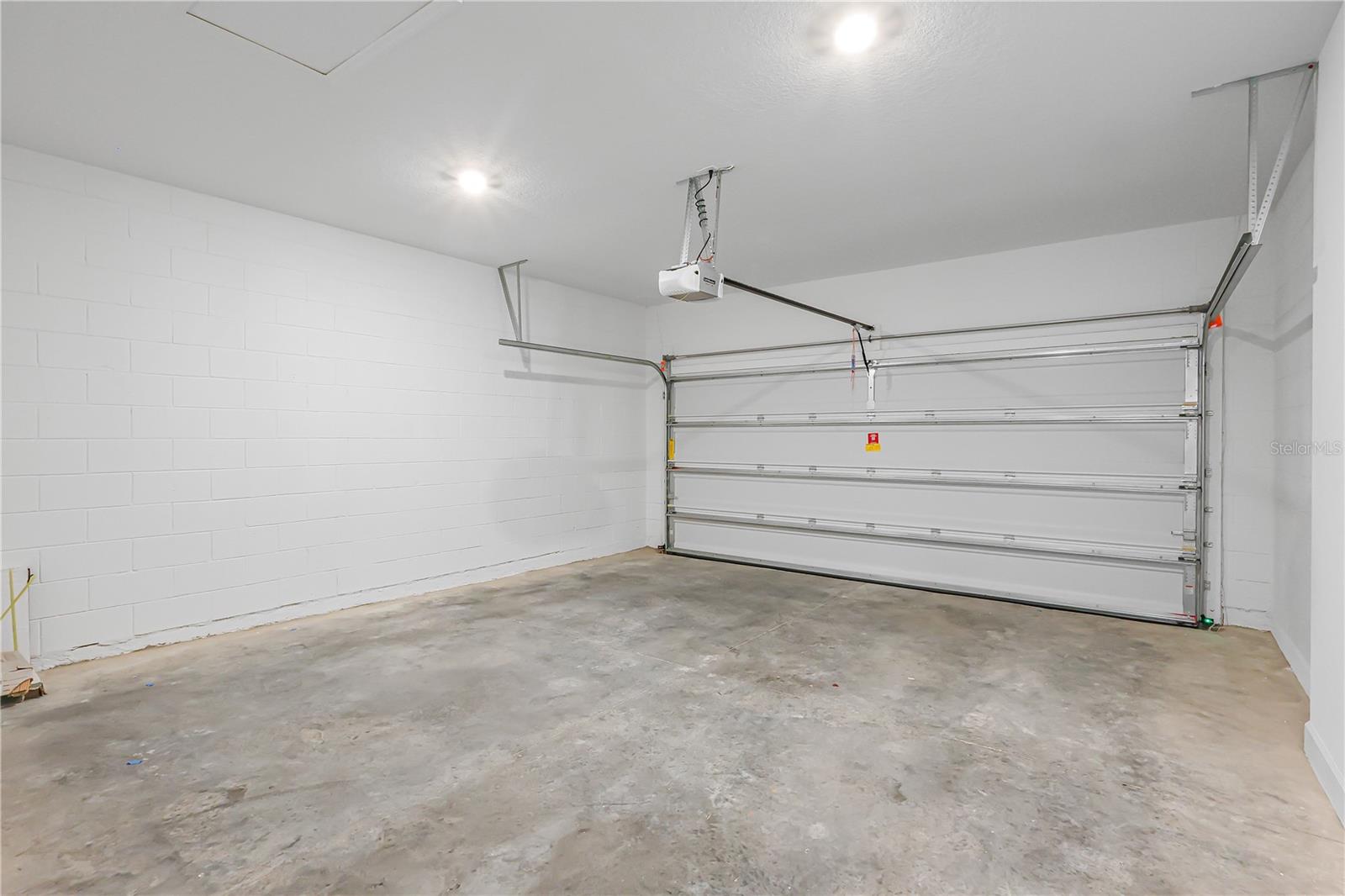 570 HAMMOCK OAKS BLVD, LADY LAKE, FL, 32159
