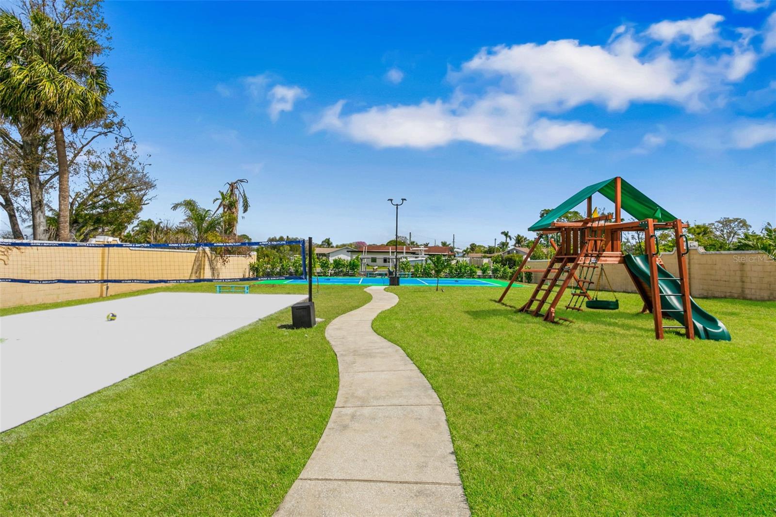 4915 TROYDALE RD, TAMPA, FL, 33615