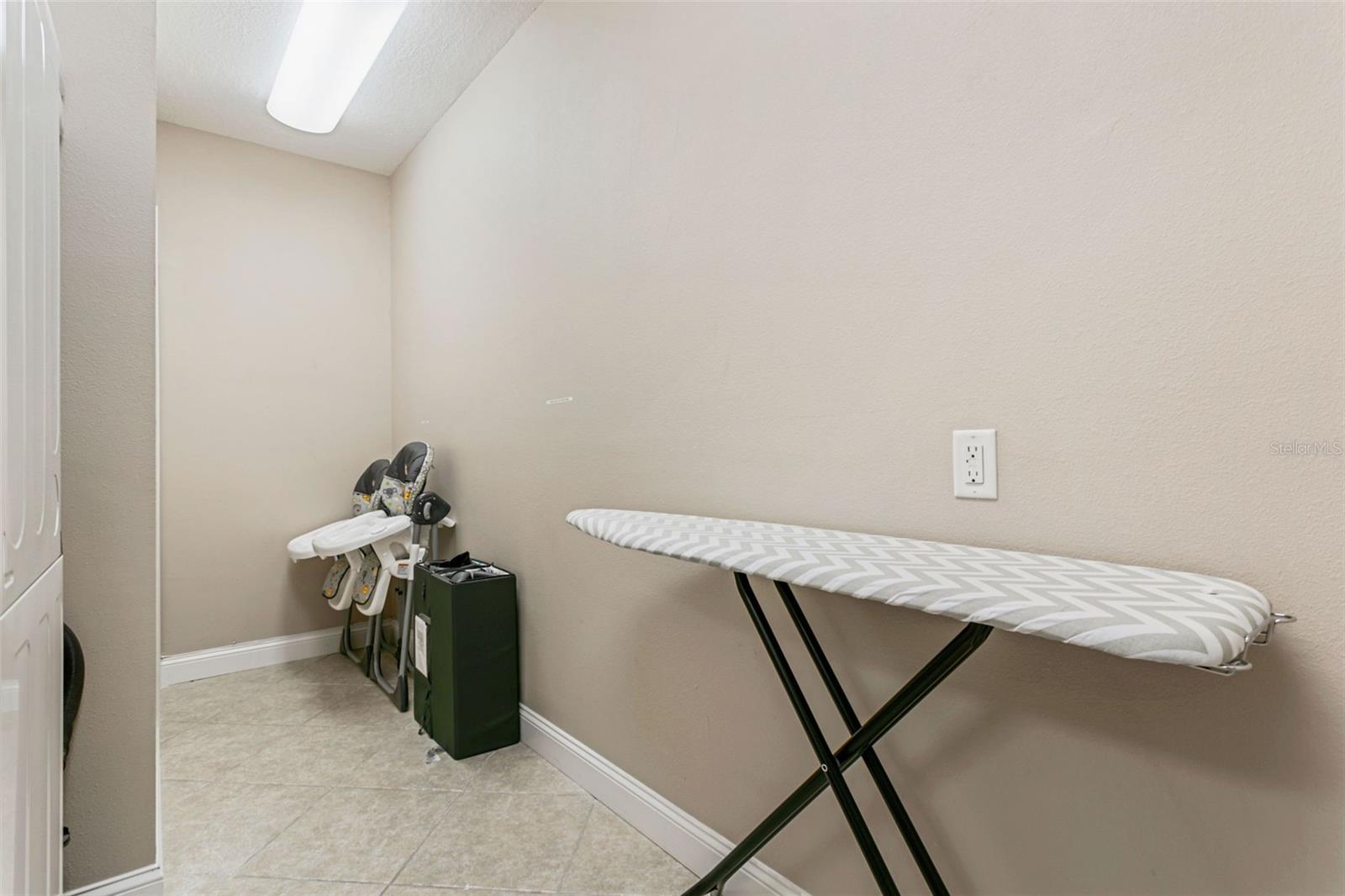 4915 TROYDALE RD, TAMPA, FL, 33615