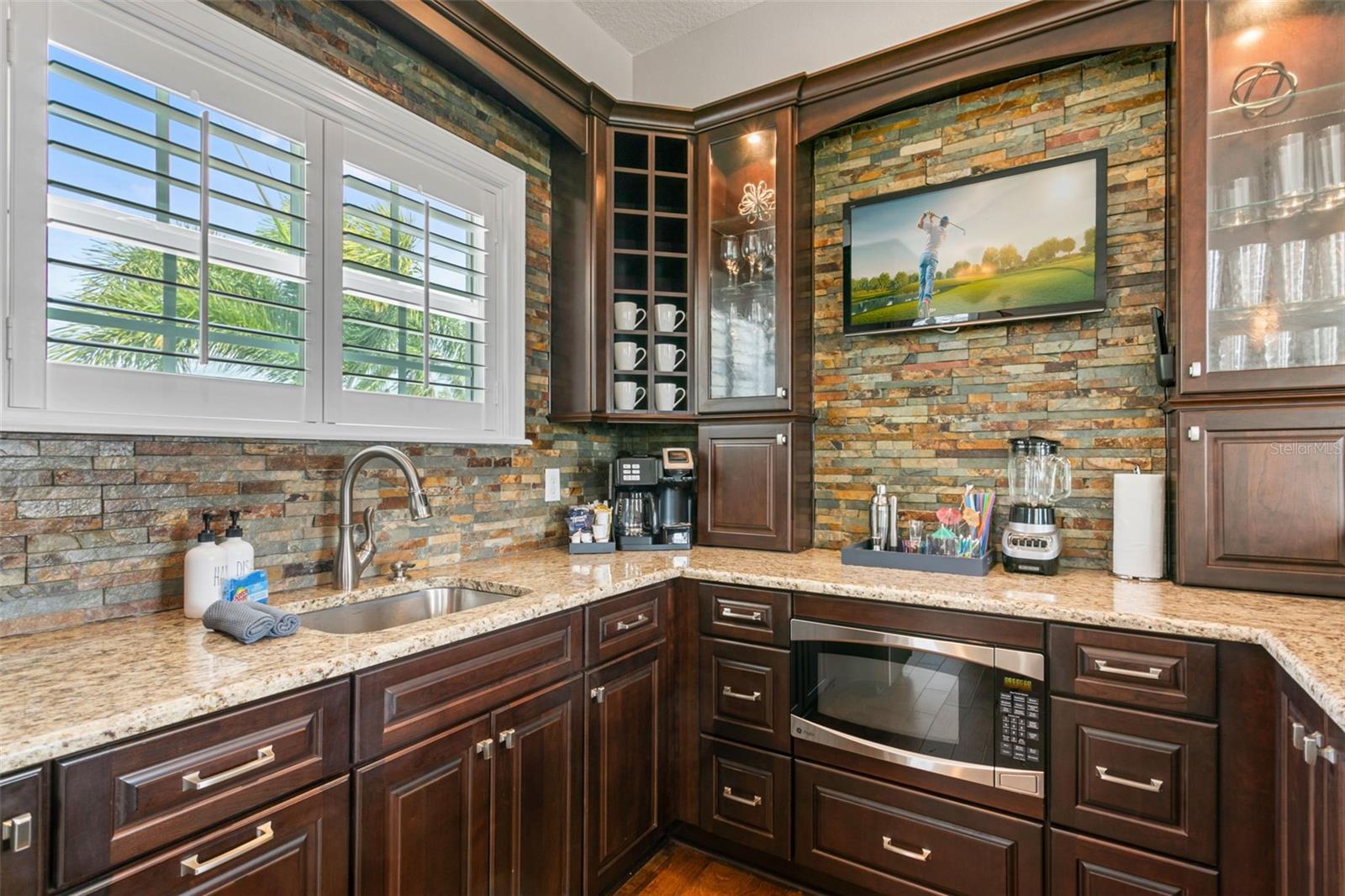 4915 TROYDALE RD, TAMPA, FL, 33615