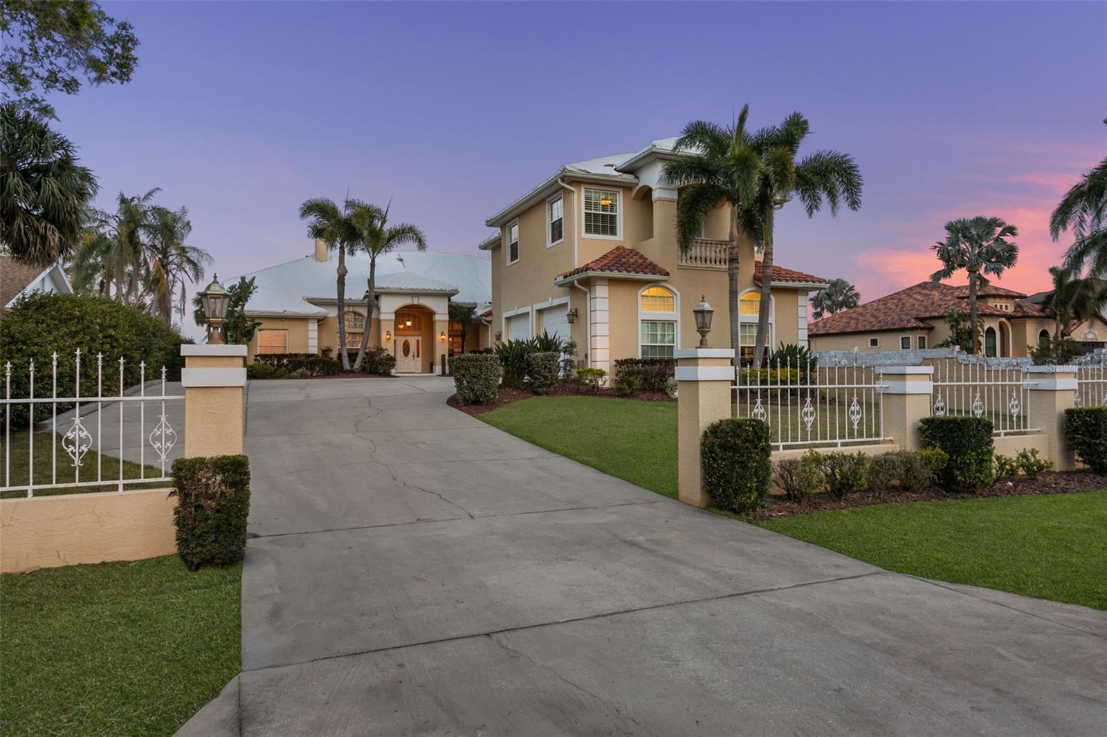 4915 TROYDALE RD, TAMPA, FL, 33615