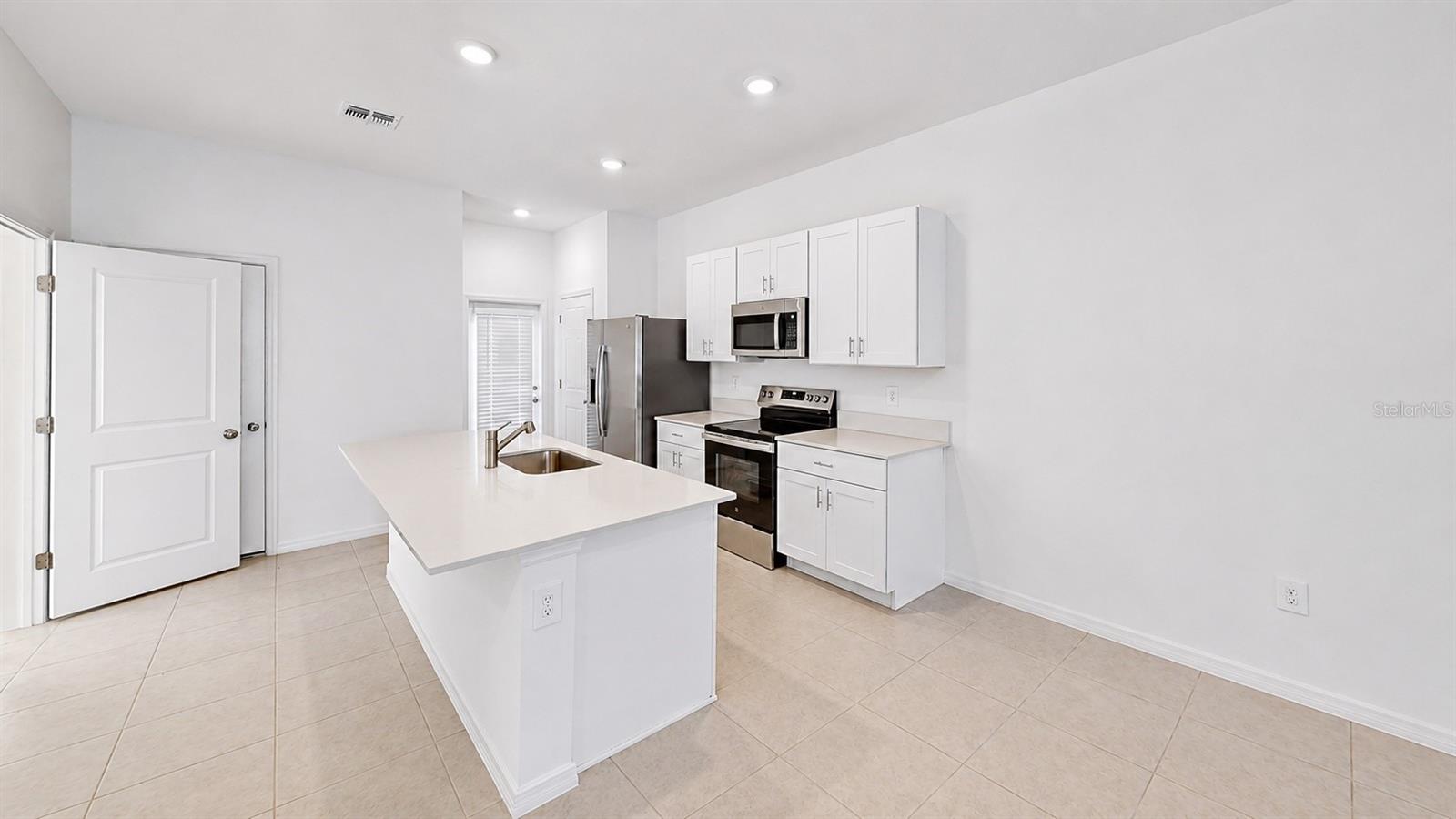 2239 ROSE FINCH HILL PLACE, WIMAUMA, FL, 33598