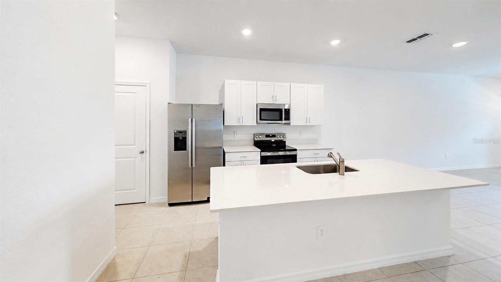 2239 ROSE FINCH HILL PLACE, WIMAUMA, FL, 33598
