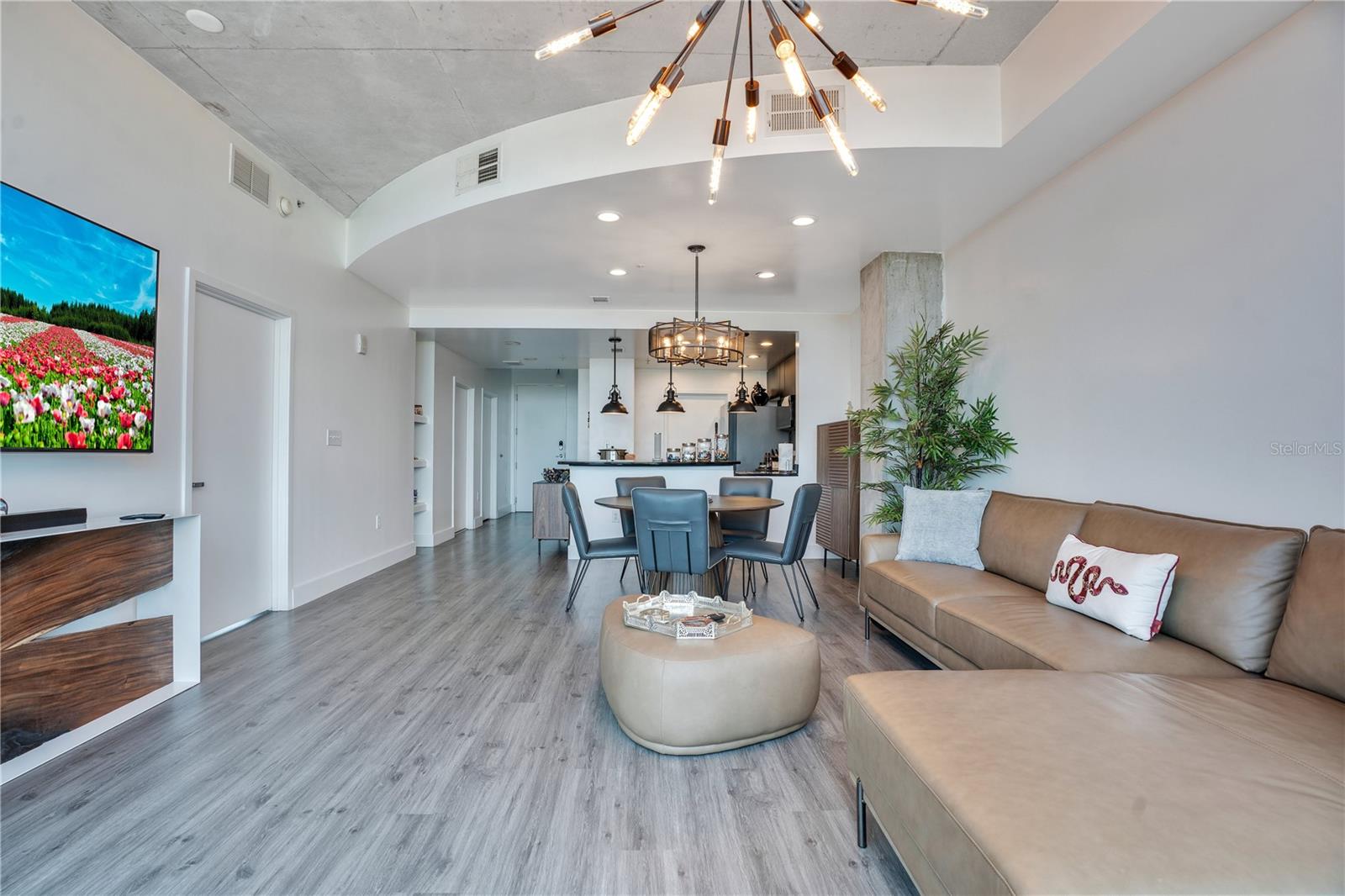 525 E JACKSON ST #604, ORLANDO, FL, 32801