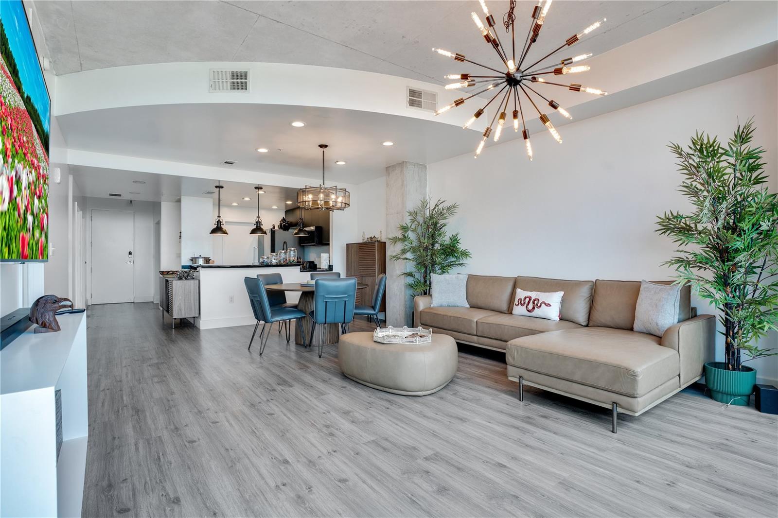 525 E JACKSON ST #604, ORLANDO, FL, 32801