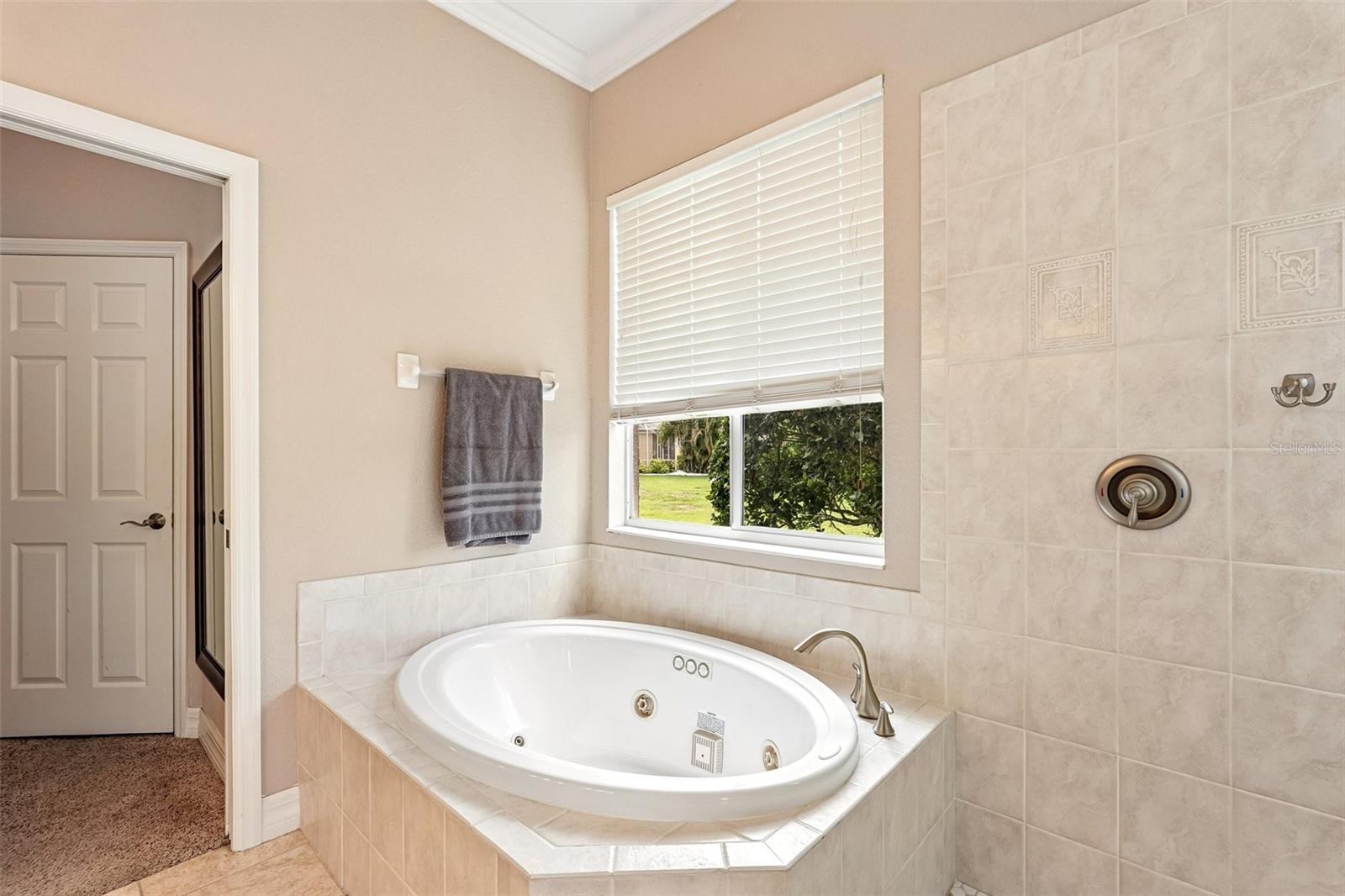6615 BUTLERS CREST DR, BRADENTON, FL, 34203