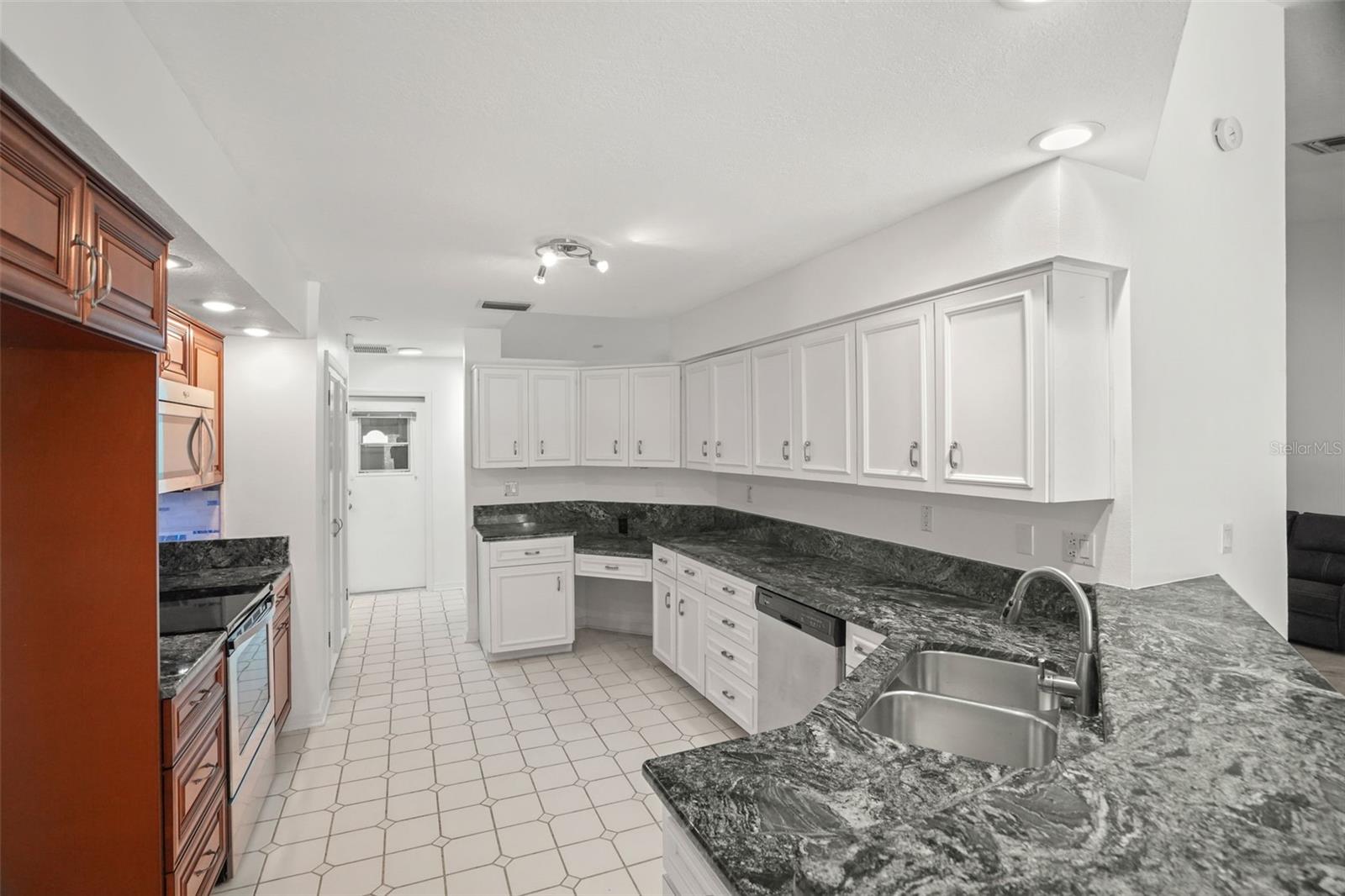 8020 MOONLIGHT LN, NEW PORT RICHEY, FL, 34654