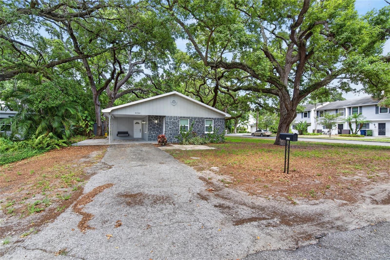 5326 S RUSSELL ST, TAMPA, FL, 33611