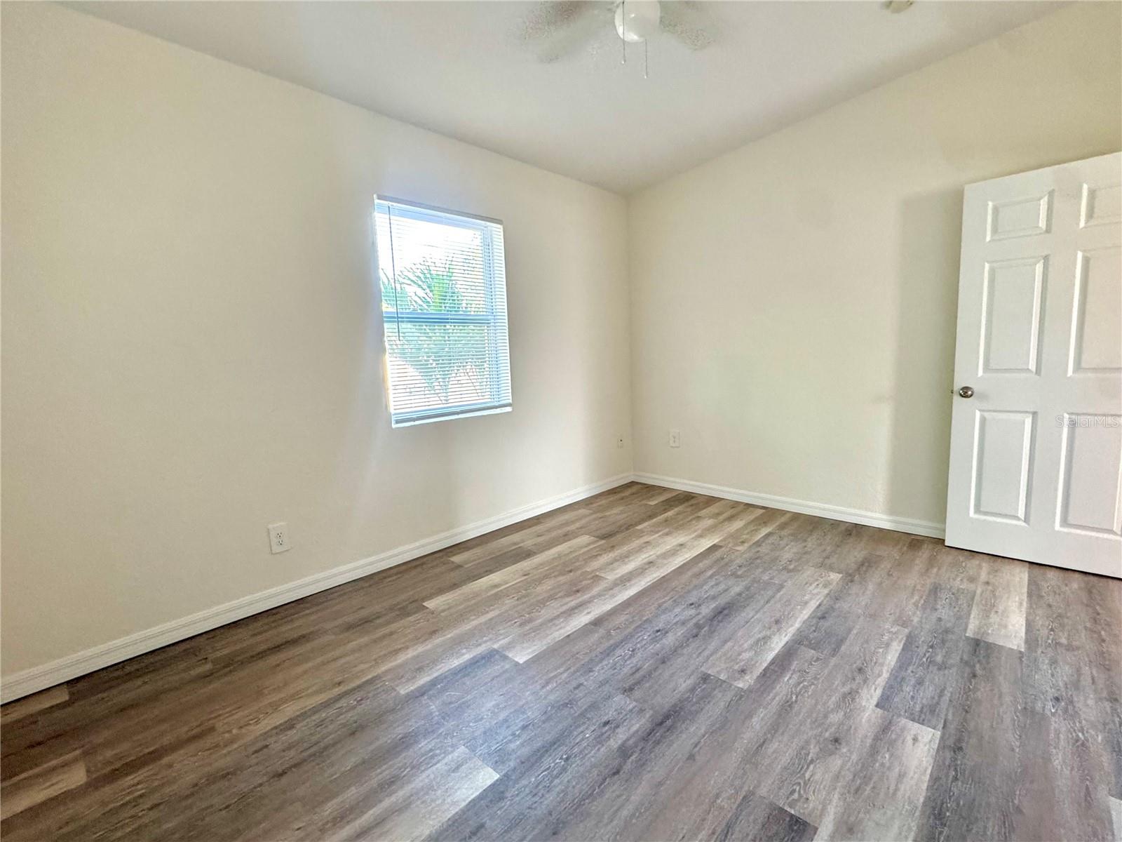 9805 N MYRTLE ST, TAMPA, FL, 33617