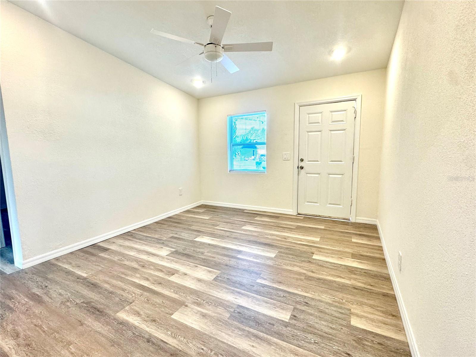 9805 N MYRTLE ST, TAMPA, FL, 33617
