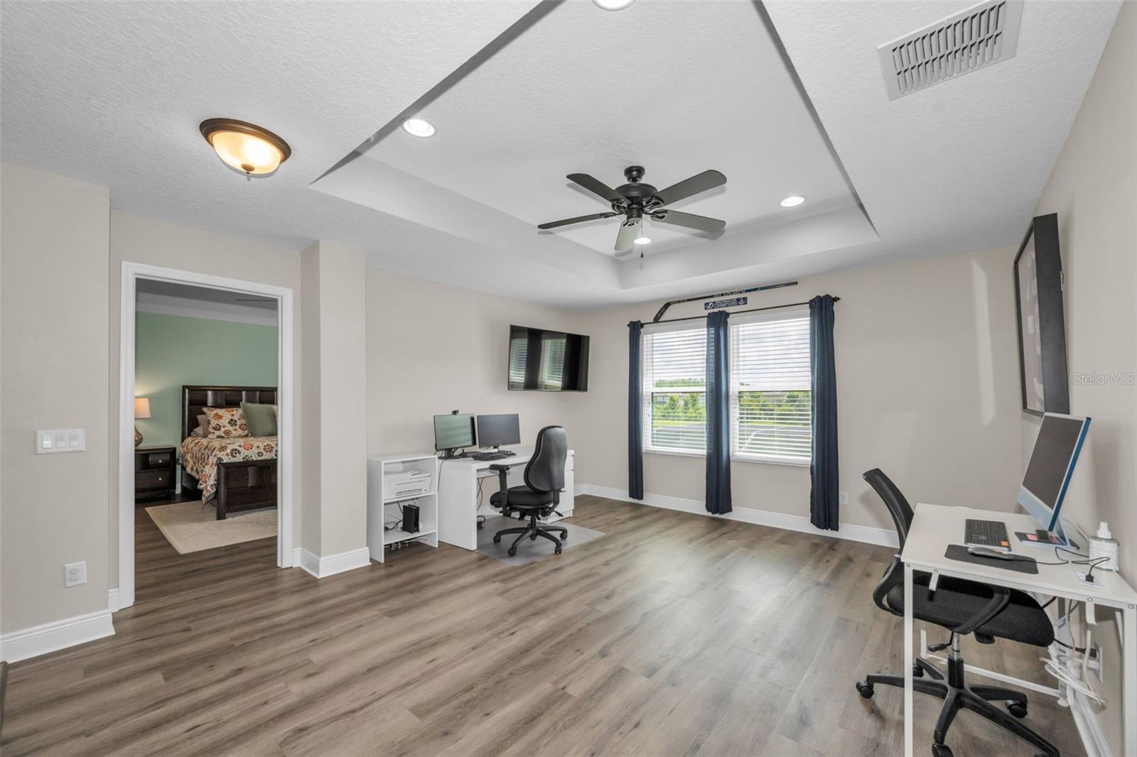 10764 PLEASANT KNOLL DR, TAMPA, FL, 33647