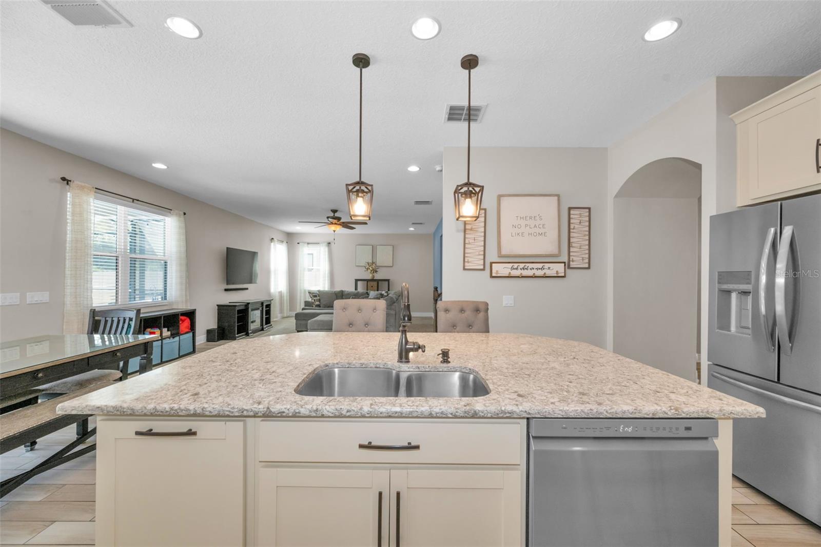 10764 PLEASANT KNOLL DR, TAMPA, FL, 33647