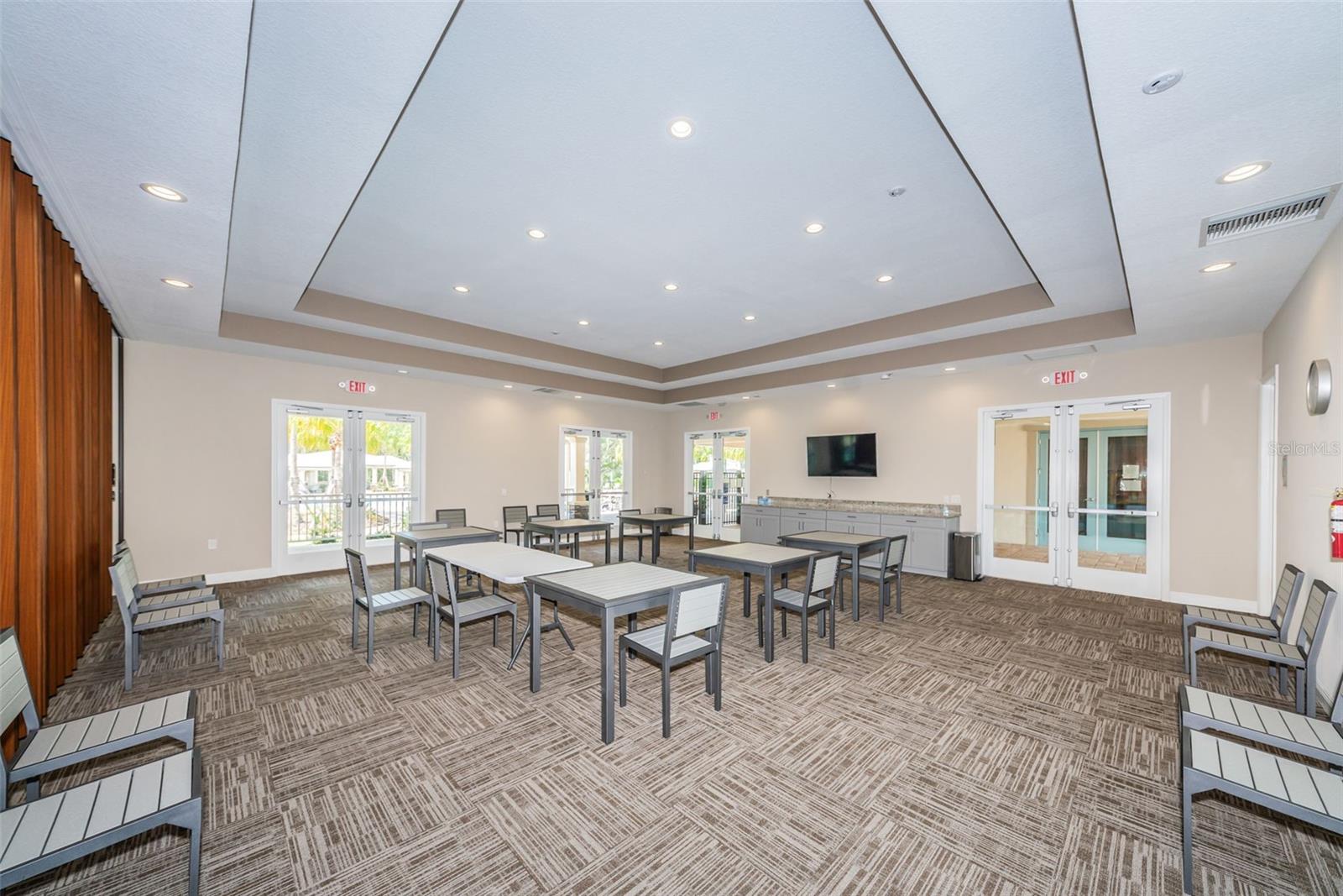 10764 PLEASANT KNOLL DR, TAMPA, FL, 33647