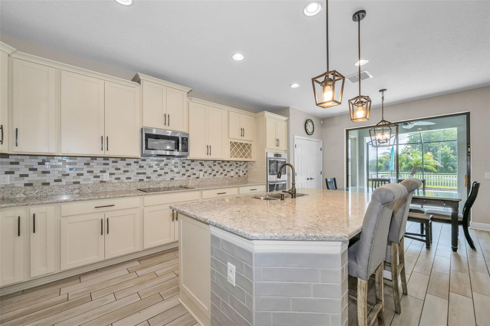 10764 PLEASANT KNOLL DR, TAMPA, FL, 33647