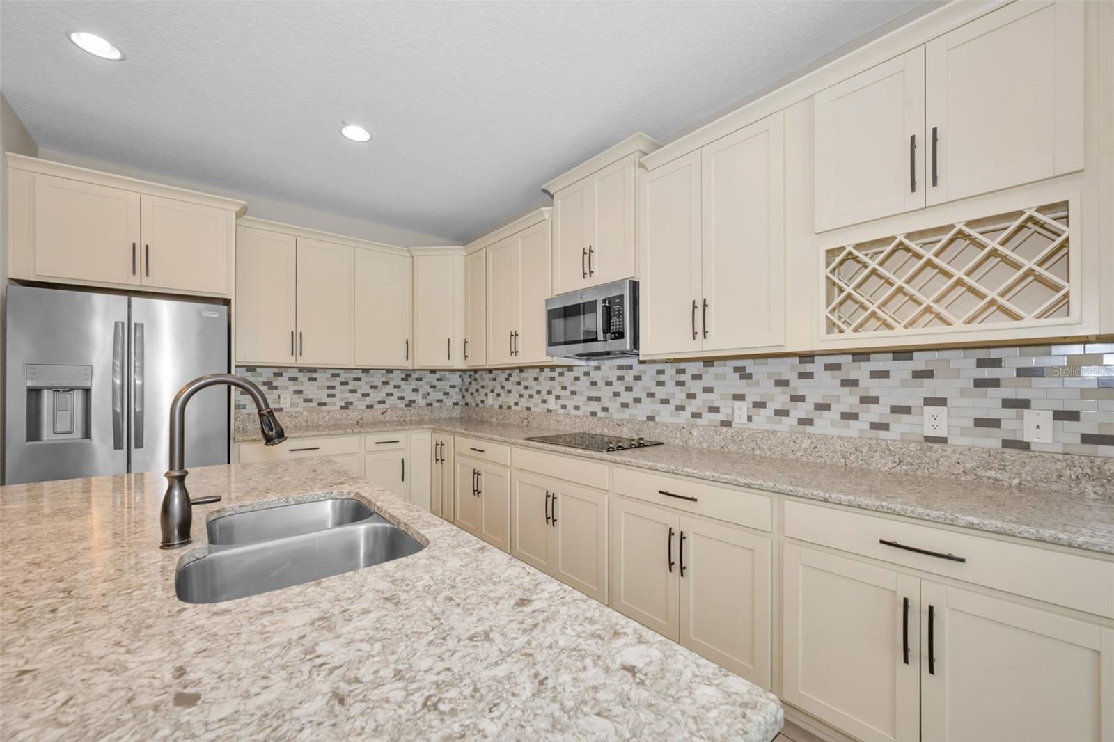 10764 PLEASANT KNOLL DR, TAMPA, FL, 33647