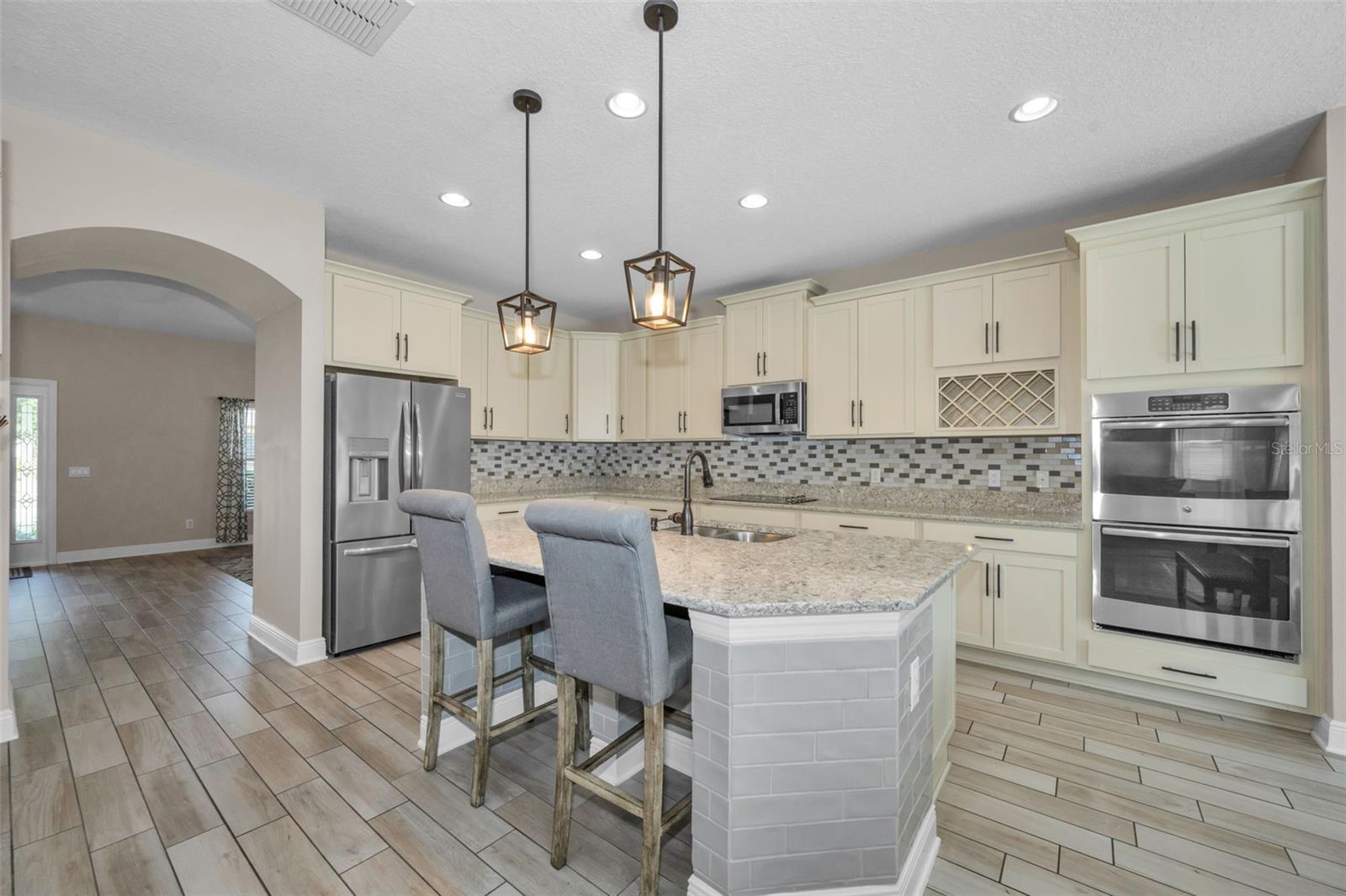 10764 PLEASANT KNOLL DR, TAMPA, FL, 33647