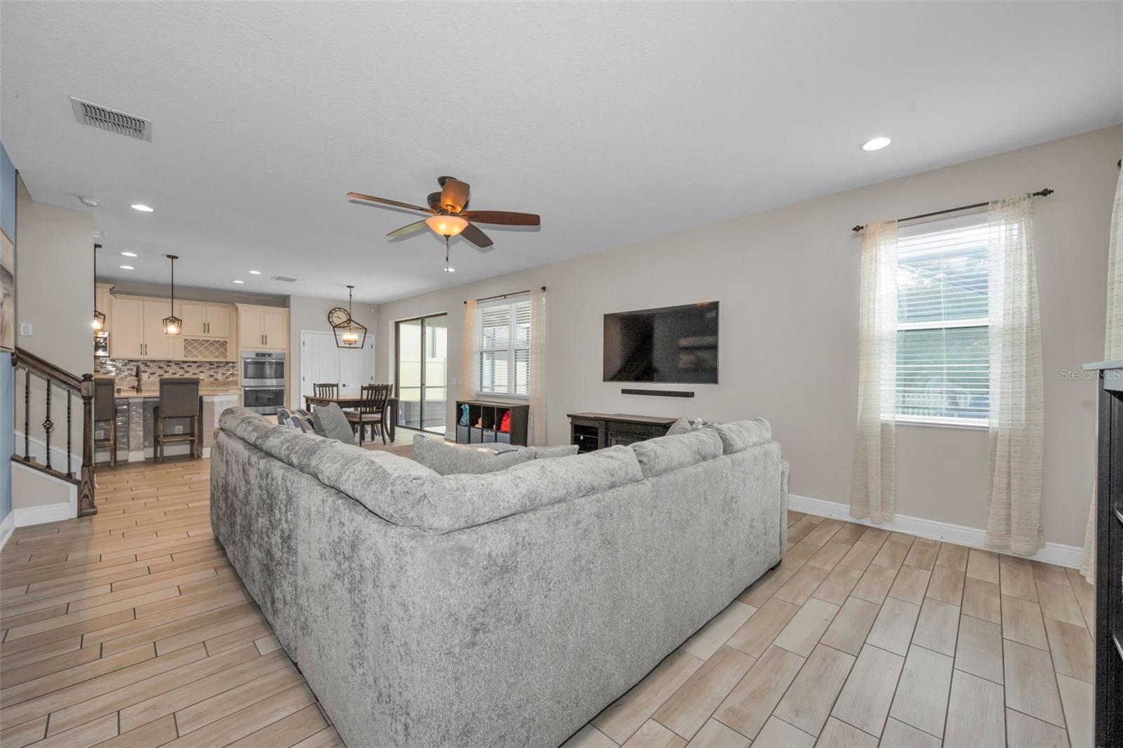 10764 PLEASANT KNOLL DR, TAMPA, FL, 33647