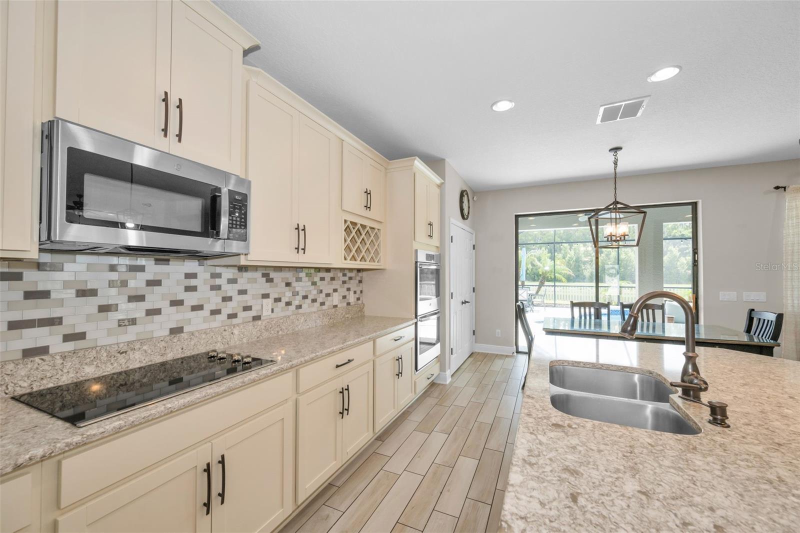 10764 PLEASANT KNOLL DR, TAMPA, FL, 33647